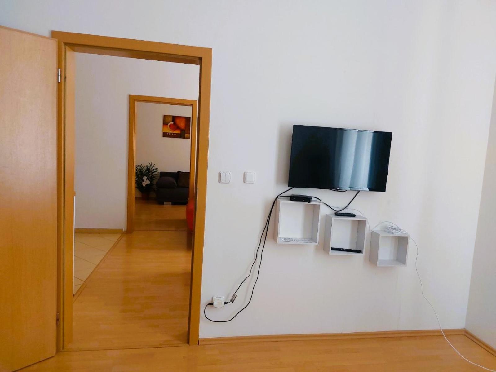Prostorny Byt V Centru 3 Kk 80 M2 Hradec Králové Exterior foto